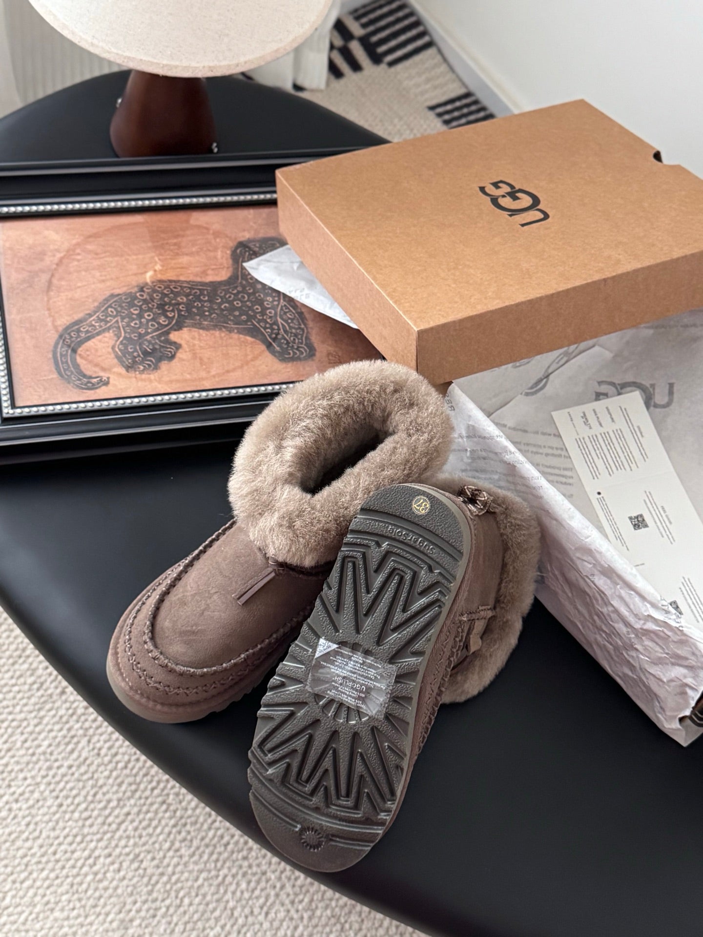 Plush snow boots