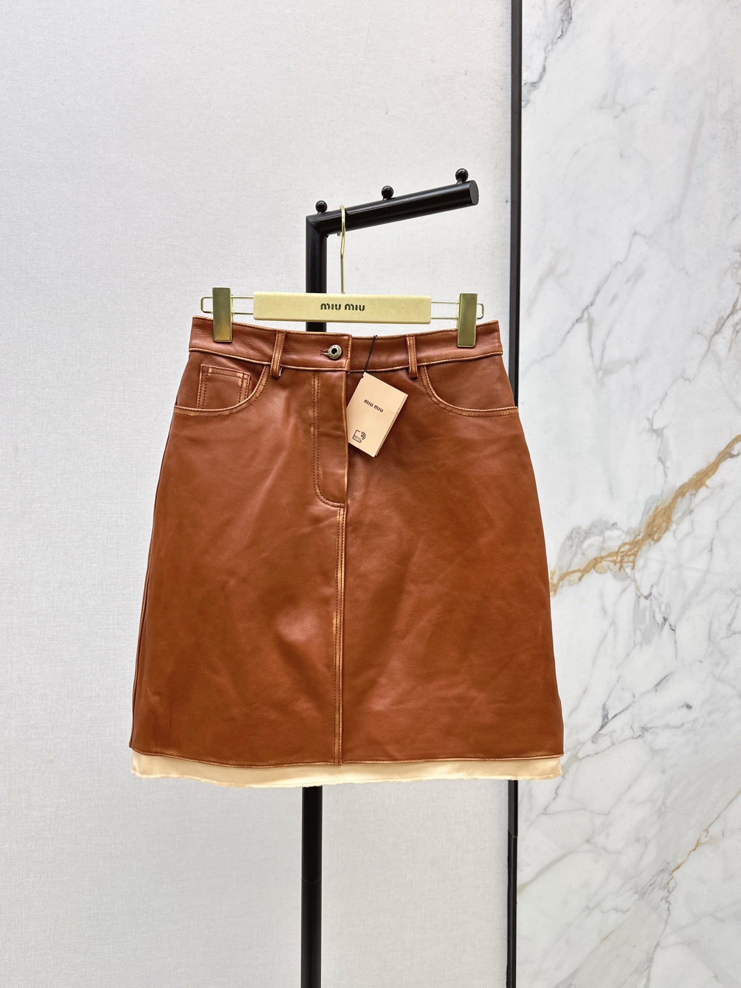 25 New retro style mid length skirt