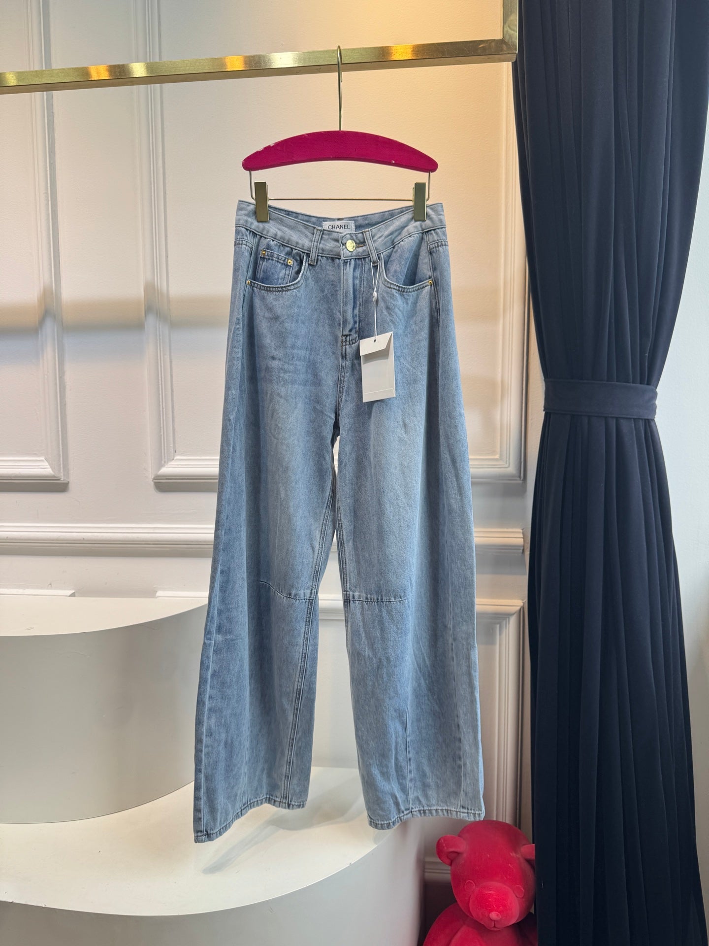 25 New distressed light wash jeans with logo letter design on waist